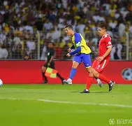 包含克罗托内客场四球大胜热那亚的词条